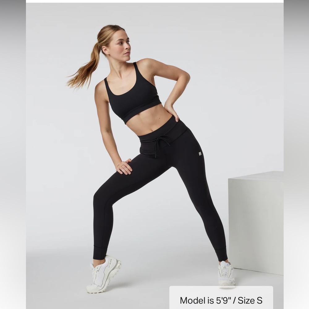 Vuori Daily Joggers